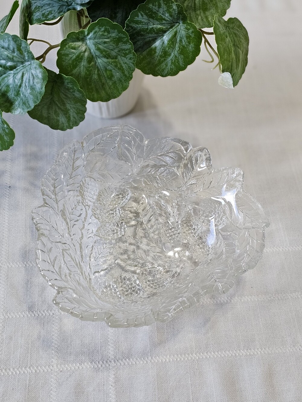 Vintage Indiana Loganberry Glass Bowl